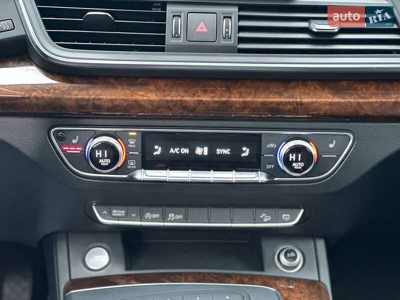 Внедорожник / Кроссовер Audi Q5 2017 в Луцке