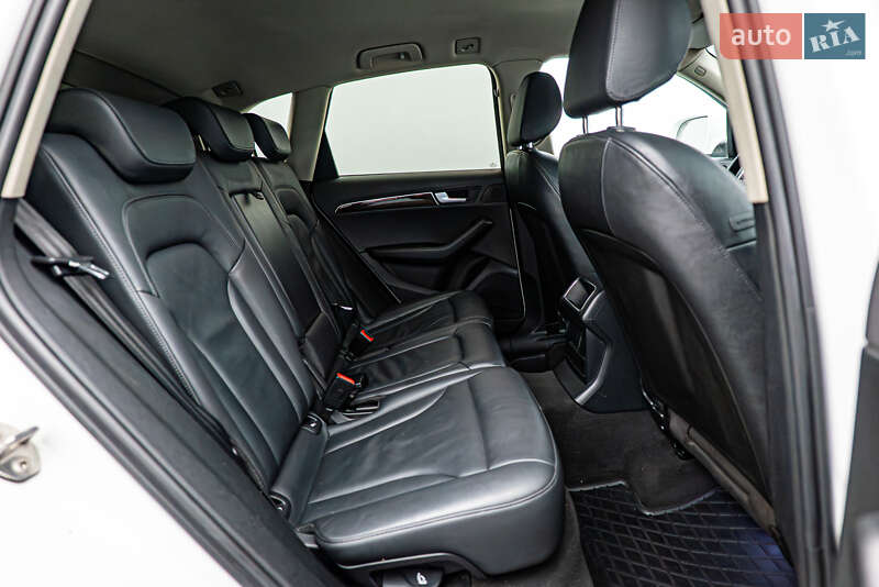 Внедорожник / Кроссовер Audi Q5 2011 в Киеве