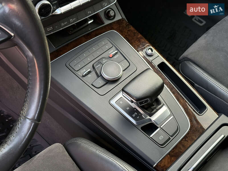 Внедорожник / Кроссовер Audi Q5 2017 в Киеве