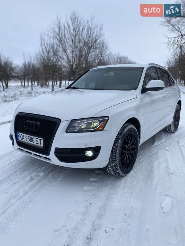 Внедорожник / Кроссовер Audi Q5 2011 в Полтаве
