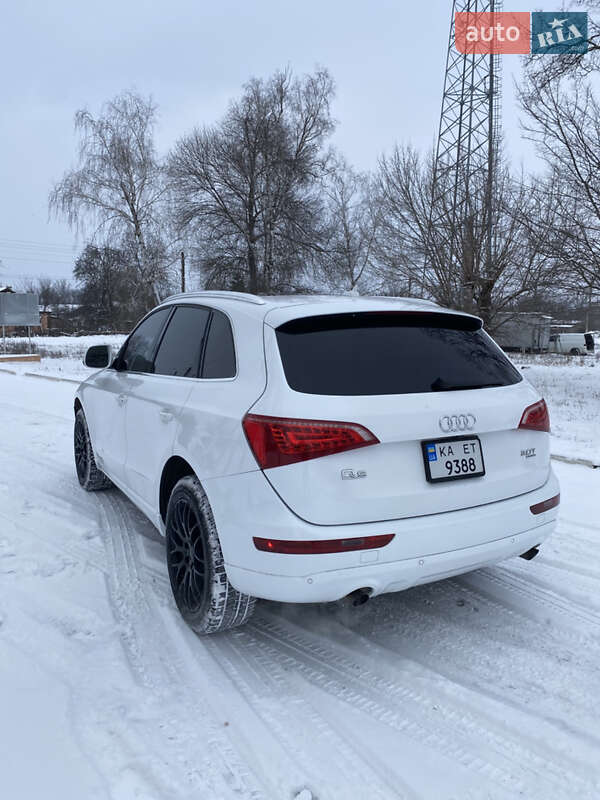 Внедорожник / Кроссовер Audi Q5 2011 в Полтаве