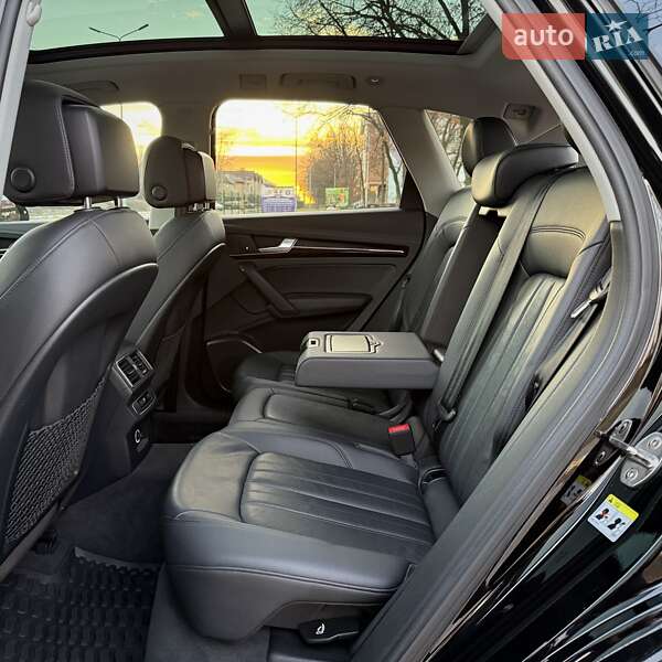 Внедорожник / Кроссовер Audi Q5 2017 в Киеве