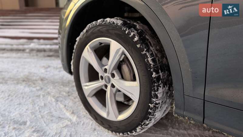 Внедорожник / Кроссовер Audi Q5 2017 в Киеве