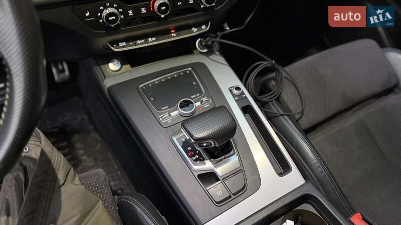 Внедорожник / Кроссовер Audi Q5 2017 в Киеве