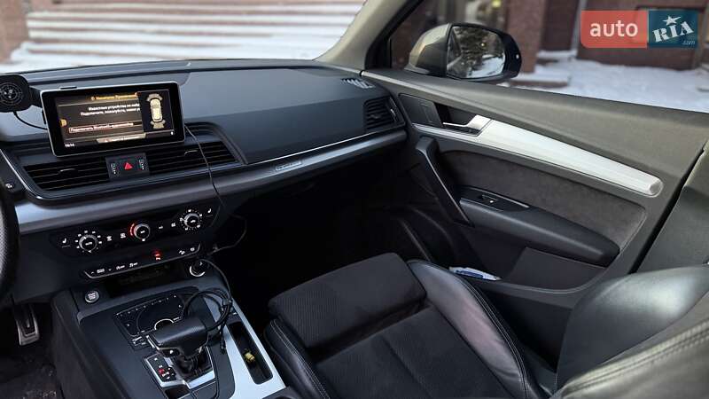 Внедорожник / Кроссовер Audi Q5 2017 в Киеве