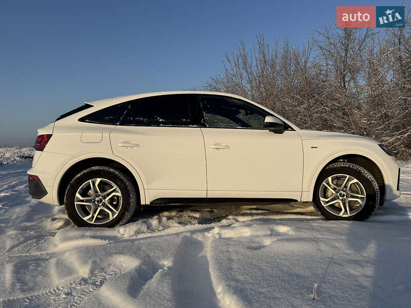 Внедорожник / Кроссовер Audi Q5 2023 в Киеве