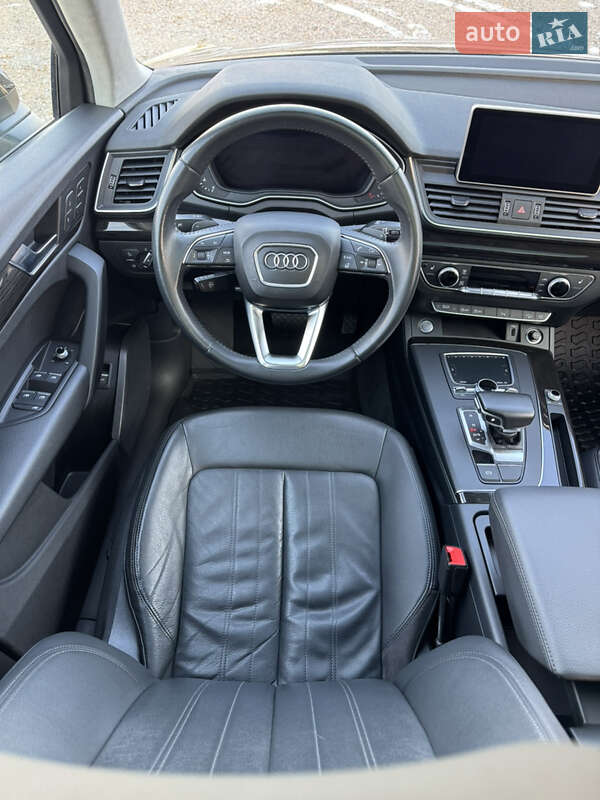 Внедорожник / Кроссовер Audi Q5 2018 в Самборе