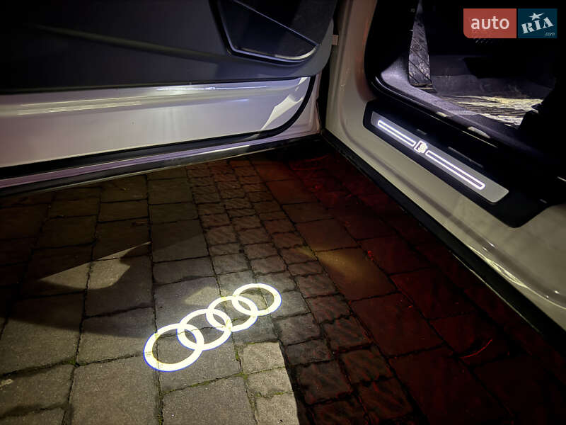 Внедорожник / Кроссовер Audi Q5 2020 в Ивано-Франковске