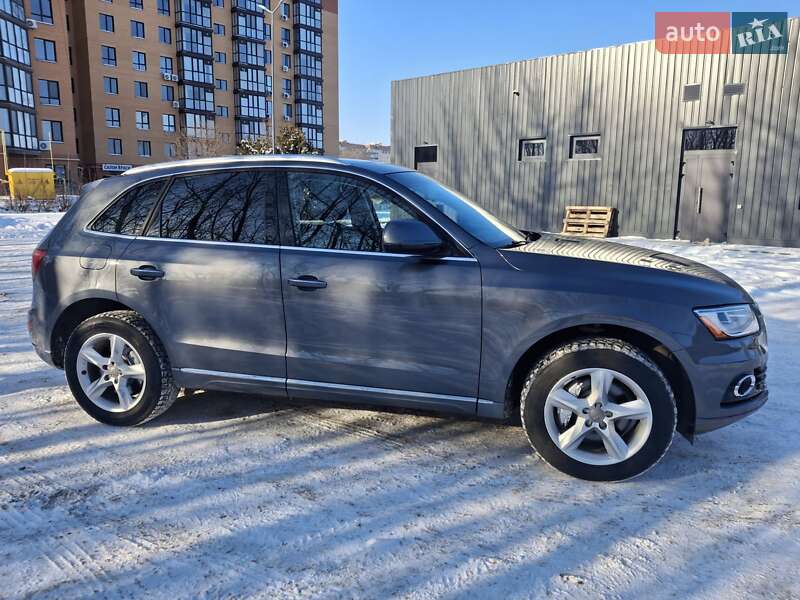Внедорожник / Кроссовер Audi Q5 2014 в Каменец-Подольском