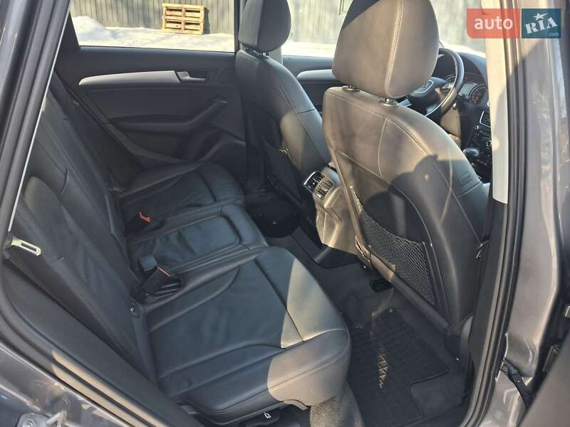 Внедорожник / Кроссовер Audi Q5 2014 в Каменец-Подольском