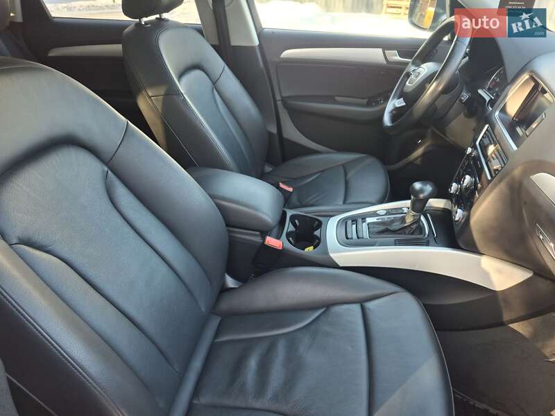 Внедорожник / Кроссовер Audi Q5 2014 в Каменец-Подольском