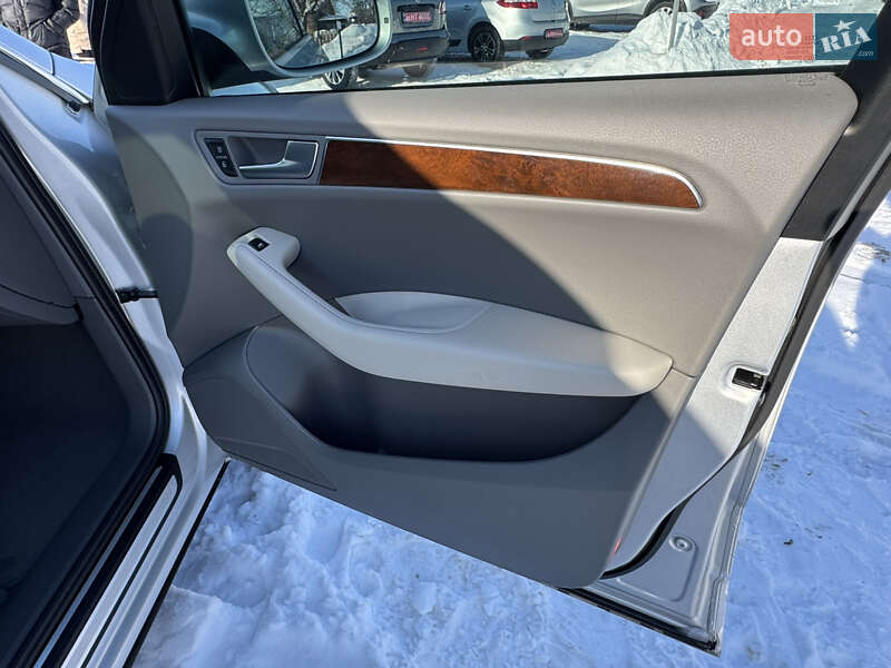 Внедорожник / Кроссовер Audi Q5 2010 в Луцке