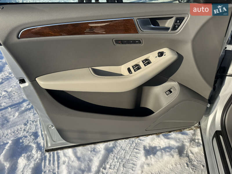 Внедорожник / Кроссовер Audi Q5 2010 в Луцке