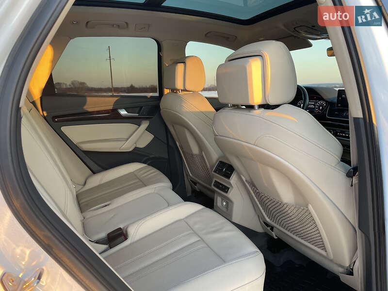 Позашляховик / Кросовер Audi Q5 2018 в Львові