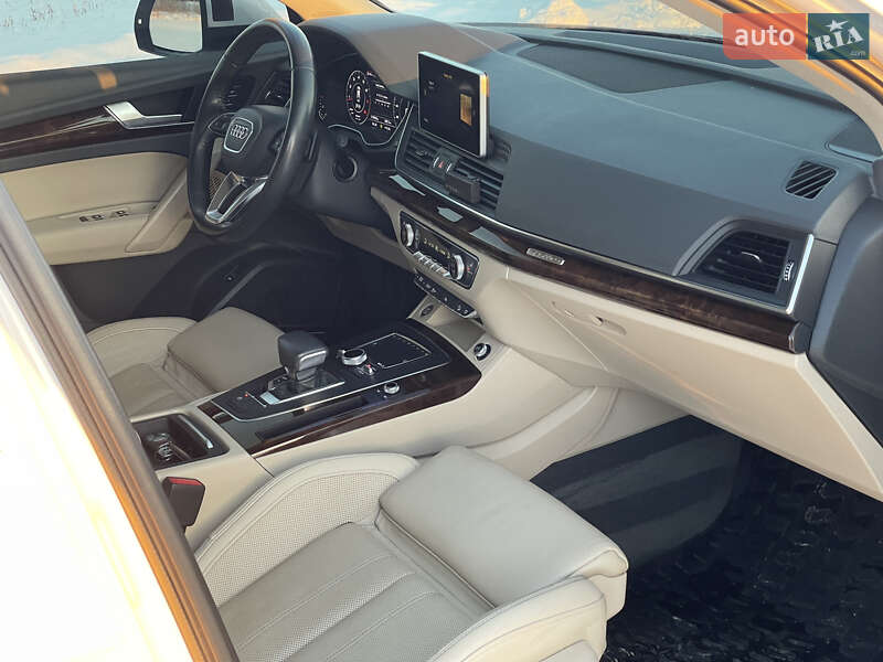 Позашляховик / Кросовер Audi Q5 2018 в Львові