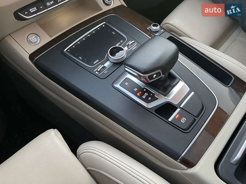 Позашляховик / Кросовер Audi Q5 2018 в Львові