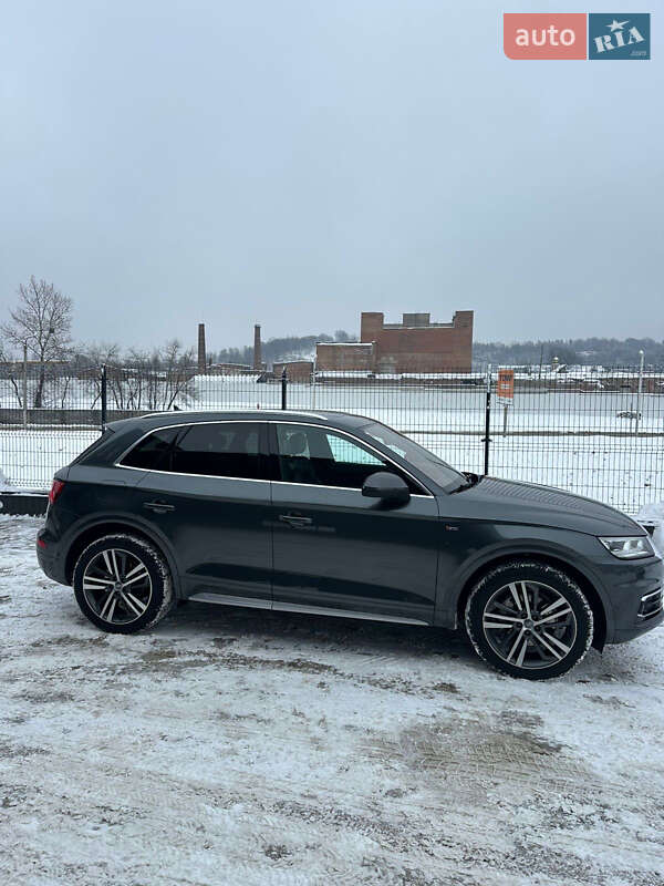 Внедорожник / Кроссовер Audi Q5 2017 в Львове