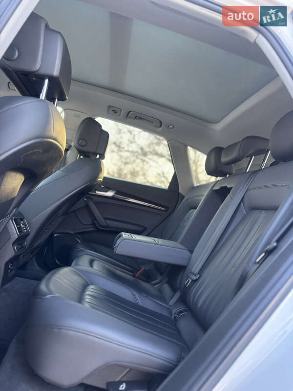 Внедорожник / Кроссовер Audi Q5 2019 в Киеве