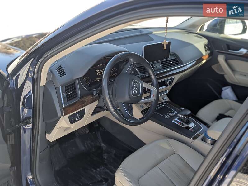 Внедорожник / Кроссовер Audi Q5 2017 в Львове