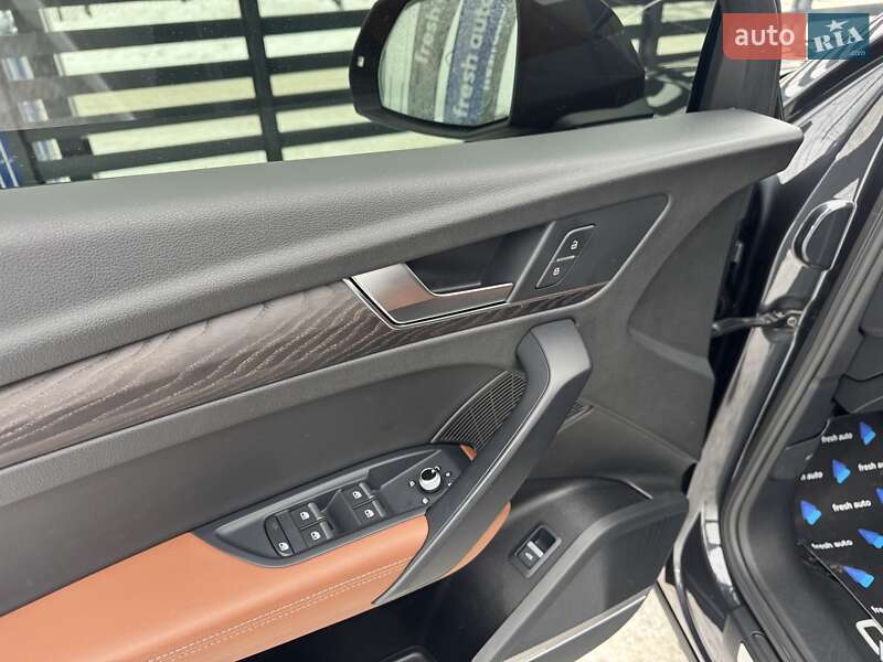 Позашляховик / Кросовер Audi Q5 2021 в Рівному