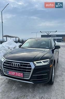 Внедорожник / Кроссовер Audi Q5 2020 в Хусте