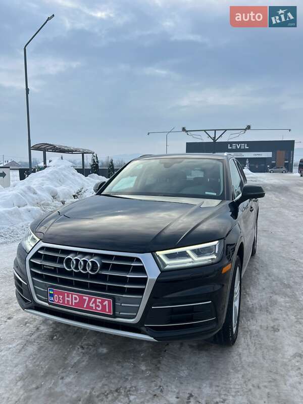 Внедорожник / Кроссовер Audi Q5 2020 в Хусте