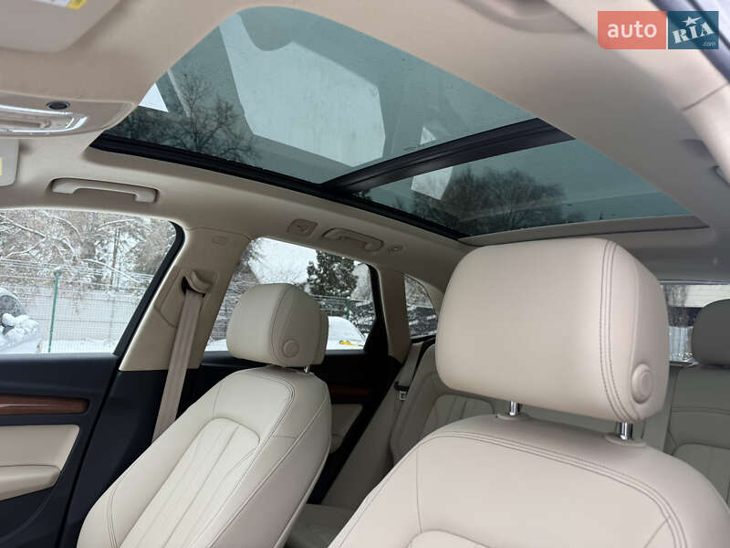 Внедорожник / Кроссовер Audi Q5 2021 в Киеве