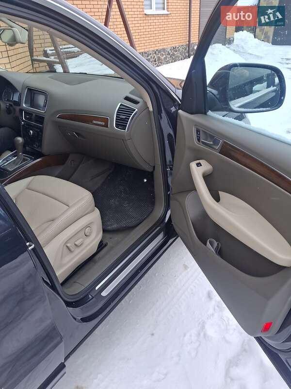 Внедорожник / Кроссовер Audi Q5 2011 в Владимирце