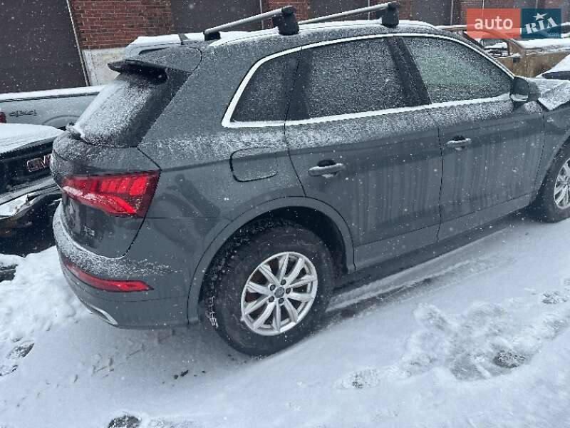Позашляховик / Кросовер Audi Q5 2018 в Рівному