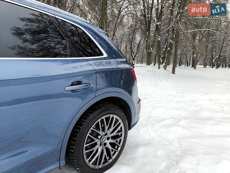 Позашляховик / Кросовер Audi Q5 2017 в Києві