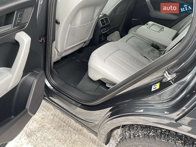 Внедорожник / Кроссовер Audi Q5 2017 в Киеве