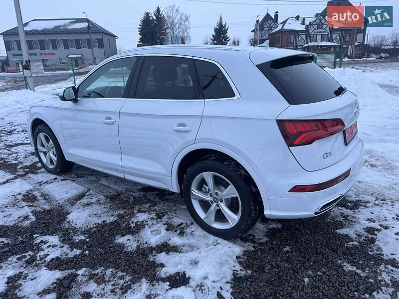 Внедорожник / Кроссовер Audi Q5 2020 в Луцке