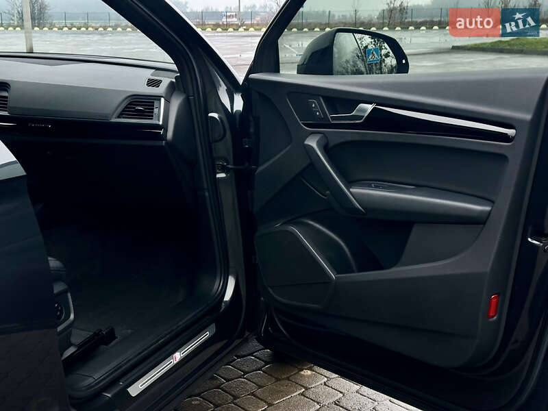 Позашляховик / Кросовер Audi Q5 2019 в Радивиліві