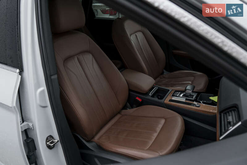 Внедорожник / Кроссовер Audi Q5 2021 в Ужгороде