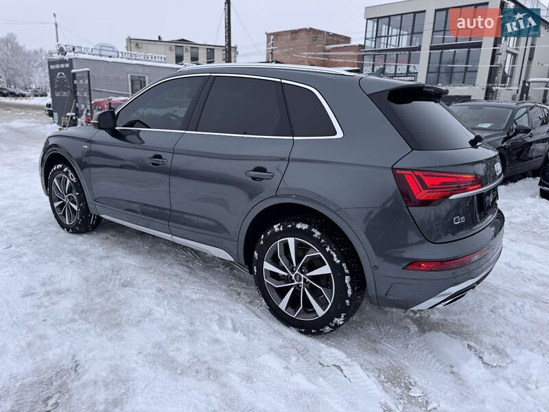 Позашляховик / Кросовер Audi Q5 2023 в Івано-Франківську