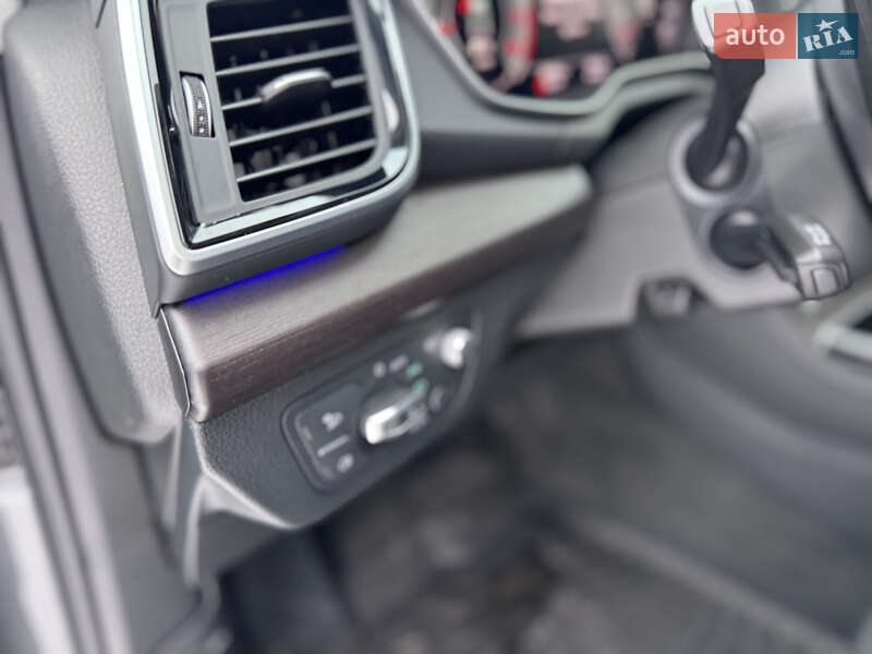 Позашляховик / Кросовер Audi Q5 2023 в Івано-Франківську