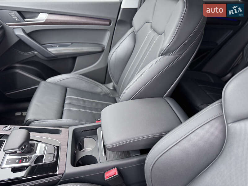 Позашляховик / Кросовер Audi Q5 2023 в Івано-Франківську