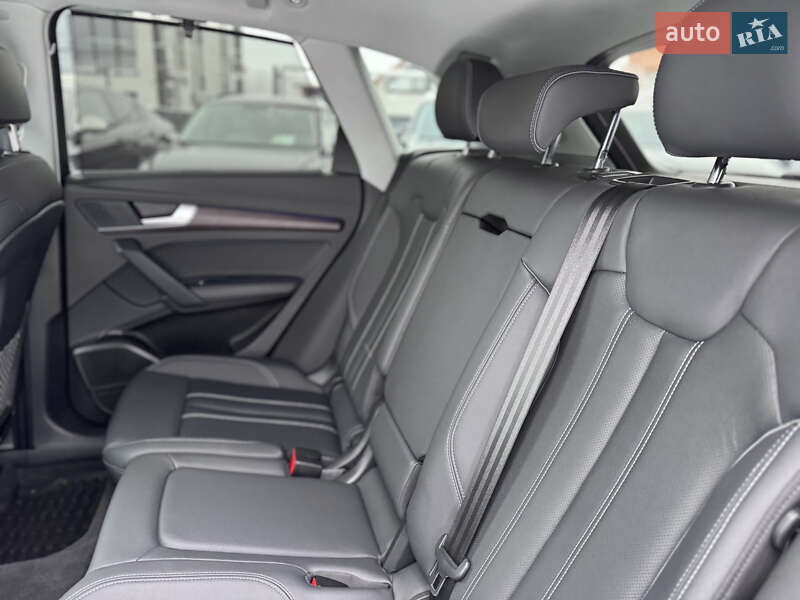 Позашляховик / Кросовер Audi Q5 2023 в Івано-Франківську