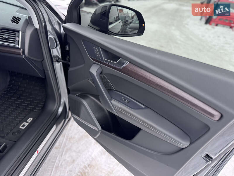 Позашляховик / Кросовер Audi Q5 2023 в Івано-Франківську