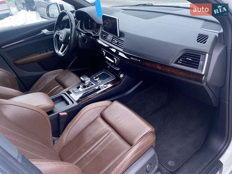 Позашляховик / Кросовер Audi Q5 2018 в Луцьку