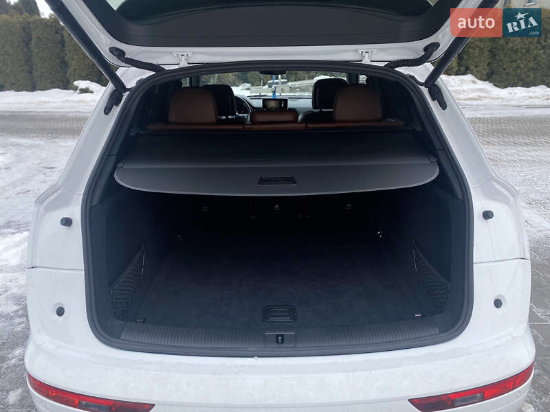 Позашляховик / Кросовер Audi Q5 2018 в Луцьку