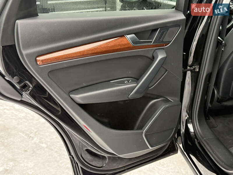 Позашляховик / Кросовер Audi Q5 2020 в Стрию