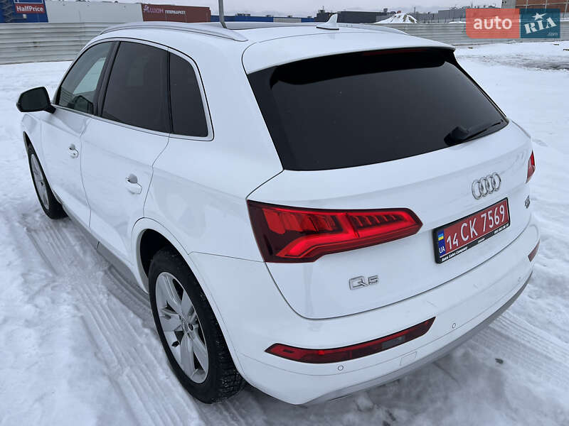 Позашляховик / Кросовер Audi Q5 2018 в Львові