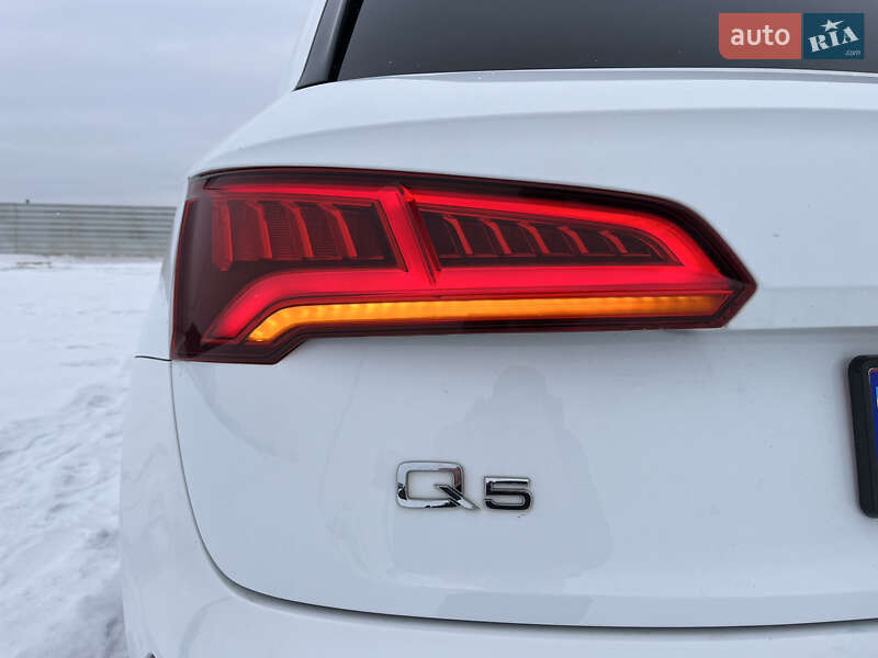 Позашляховик / Кросовер Audi Q5 2018 в Львові