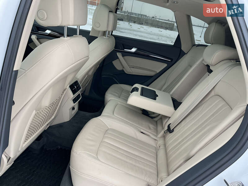 Позашляховик / Кросовер Audi Q5 2018 в Львові