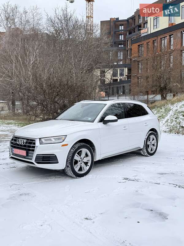 Позашляховик / Кросовер Audi Q5 2018 в Одесі