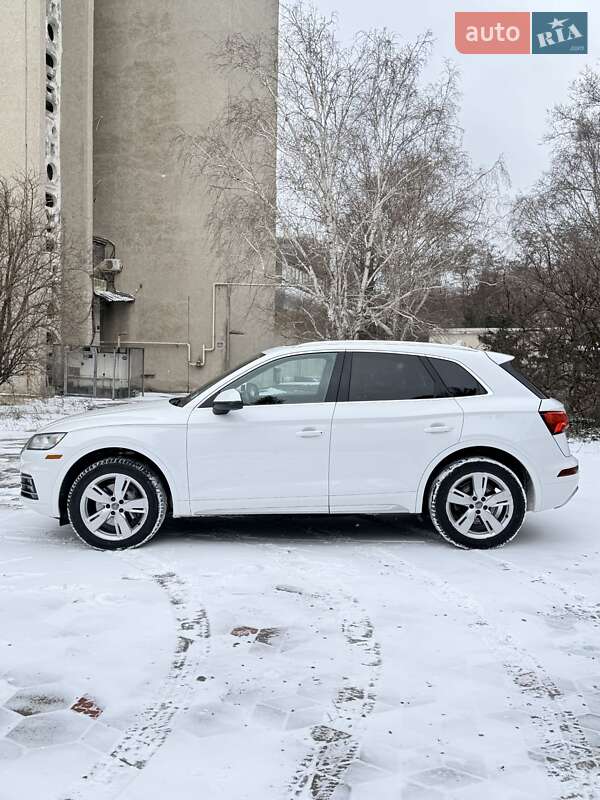 Позашляховик / Кросовер Audi Q5 2018 в Одесі