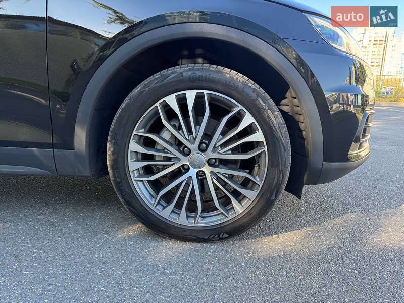 Позашляховик / Кросовер Audi Q5 2016 в Києві