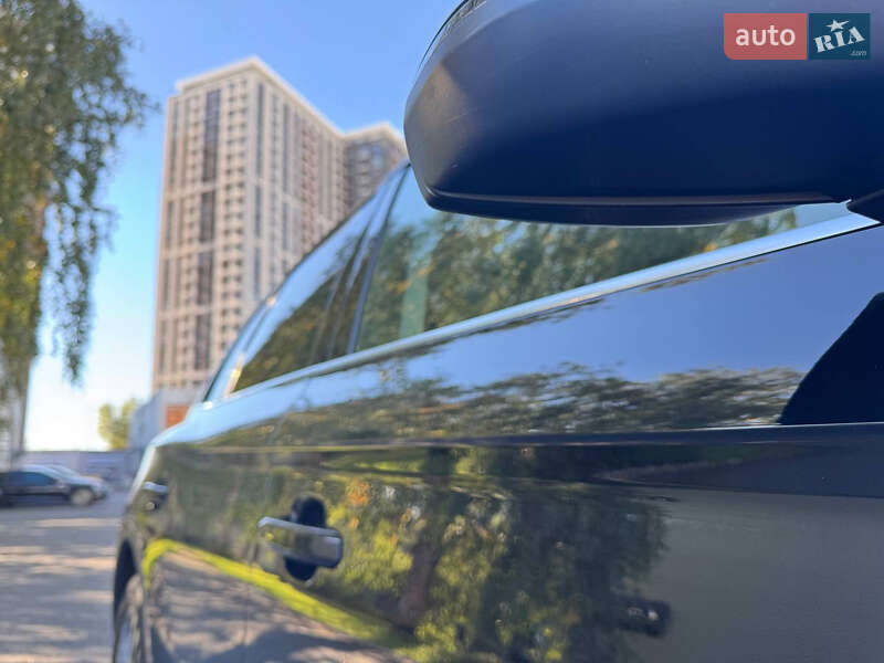 Позашляховик / Кросовер Audi Q5 2016 в Києві