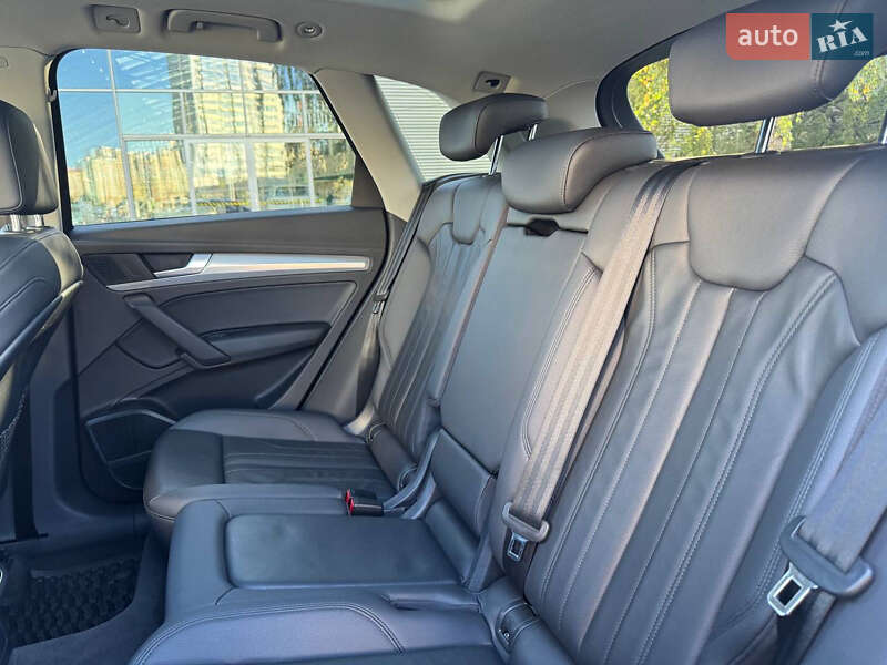 Позашляховик / Кросовер Audi Q5 2016 в Києві